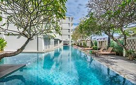 โรงแรมพารากอน เซมินยัค